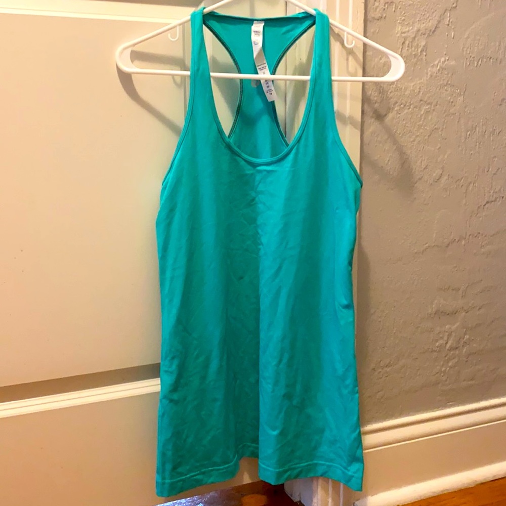 Lululemon top
